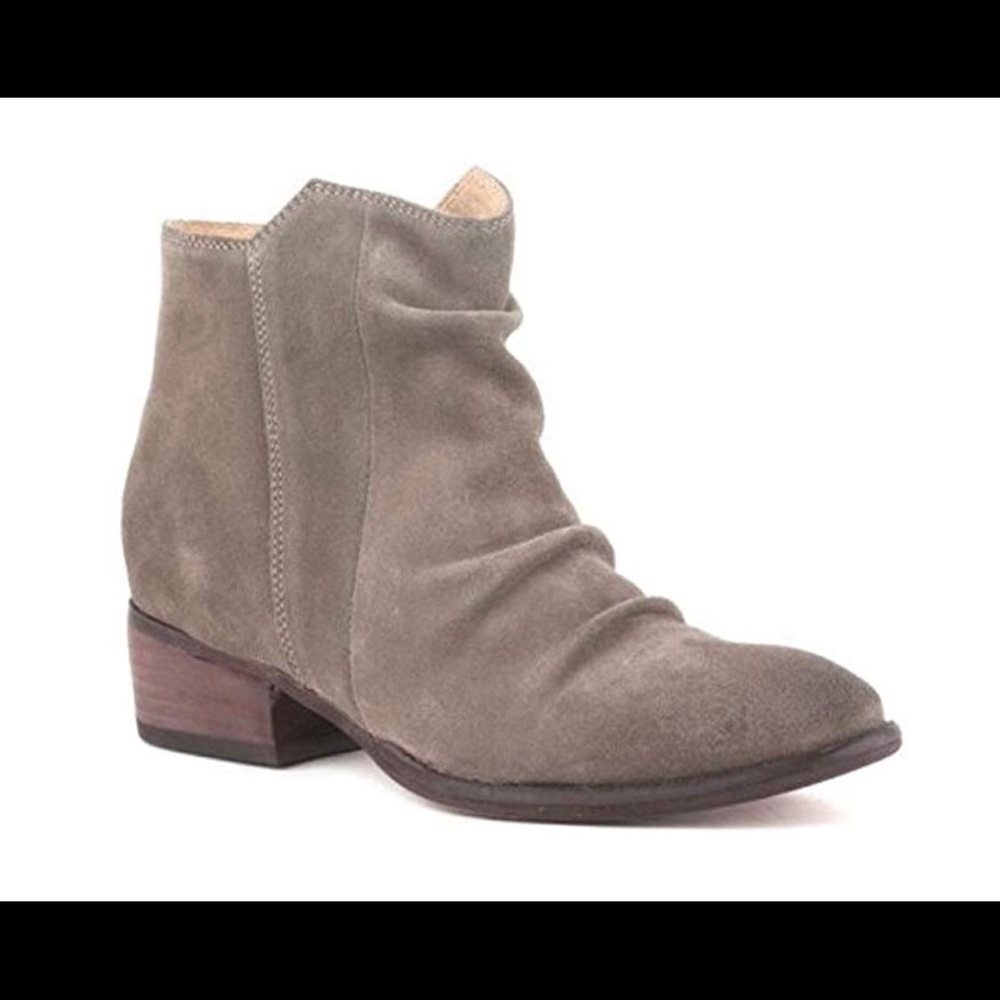 NWT Seychelles Garnet Taupe Bootie